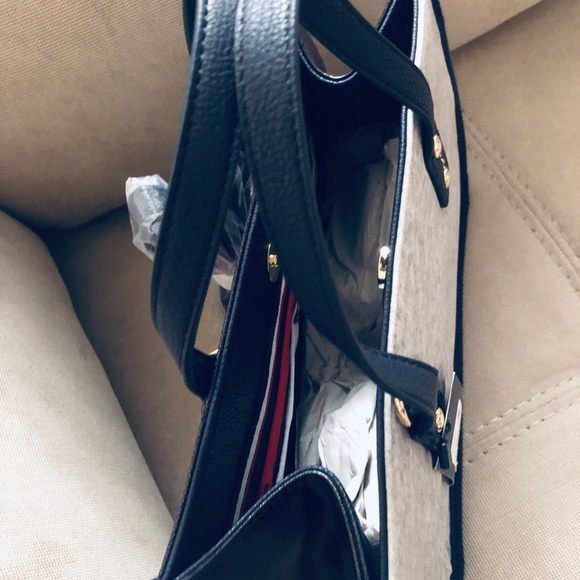 Tommy Hilfiger bag​ - Picture 3 of 5